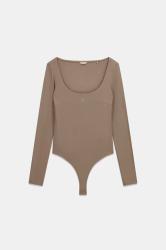 W6YP21K4356  LS SQUARE NK LARISSA BODY Beige